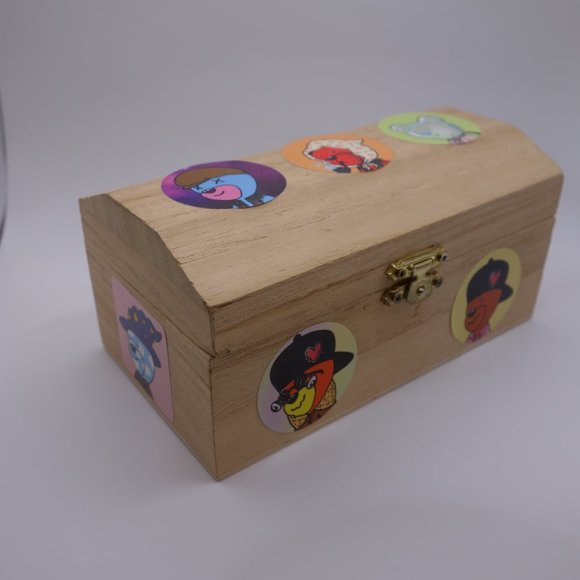 Set of Three(3) Pre-Loved Hand Design Callaway Chromesoft Golf Balls with Box - Picture 2 of 16